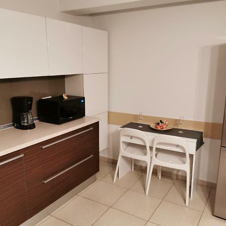 Pall'S Minimal Apartment Néa Péramos Zewnętrze zdjęcie