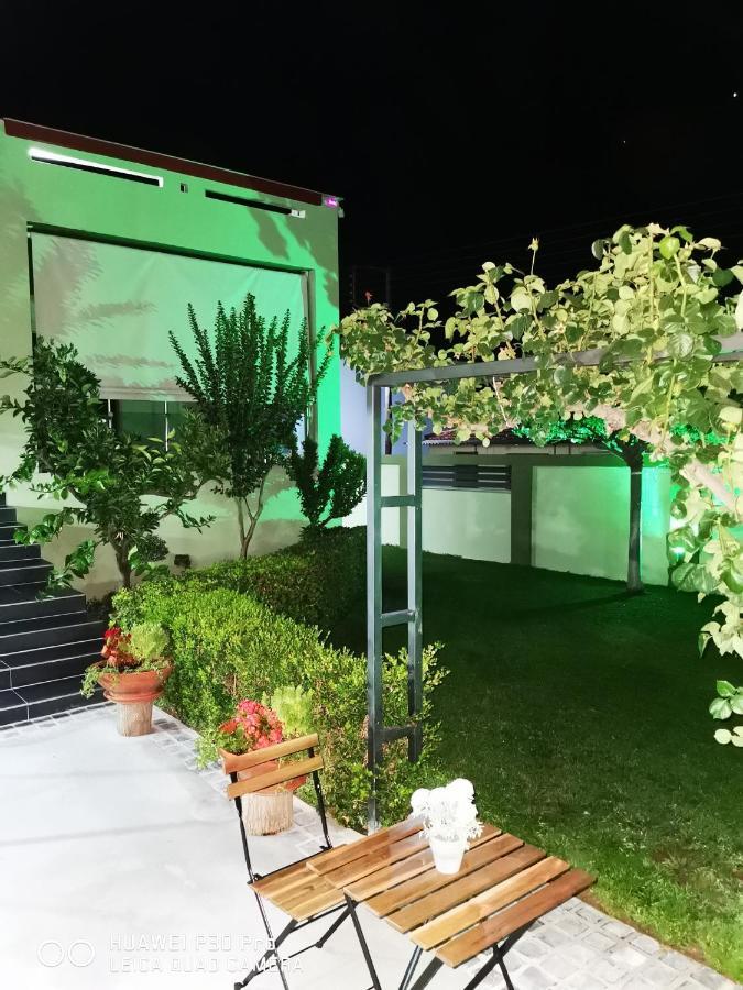 Pall'S Minimal Apartment Néa Péramos Zewnętrze zdjęcie