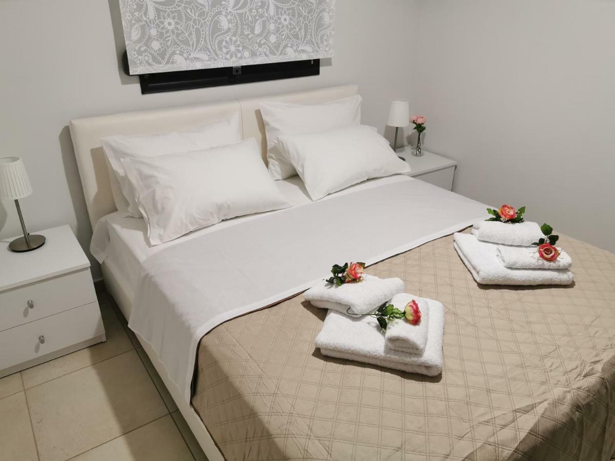 Pall'S Minimal Apartment Néa Péramos Zewnętrze zdjęcie