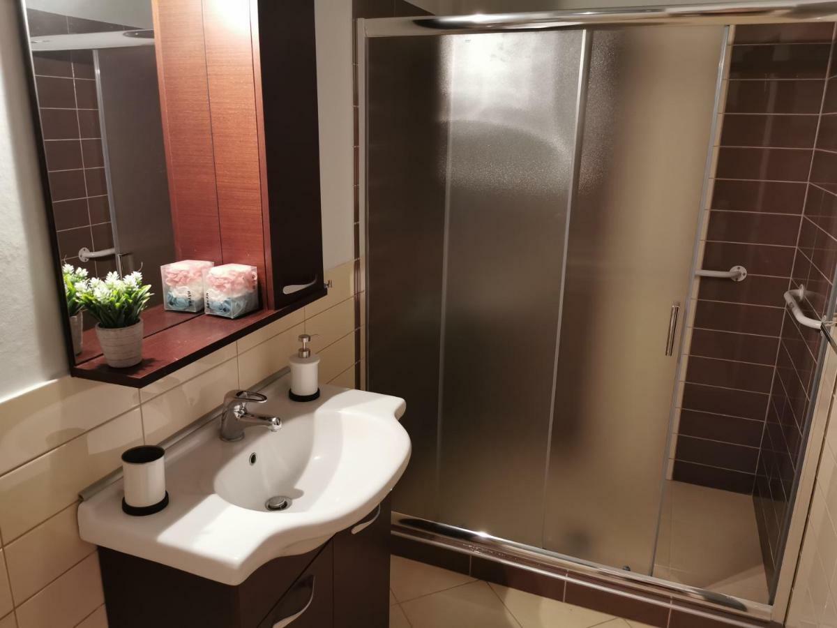 Pall'S Minimal Apartment Néa Péramos Zewnętrze zdjęcie