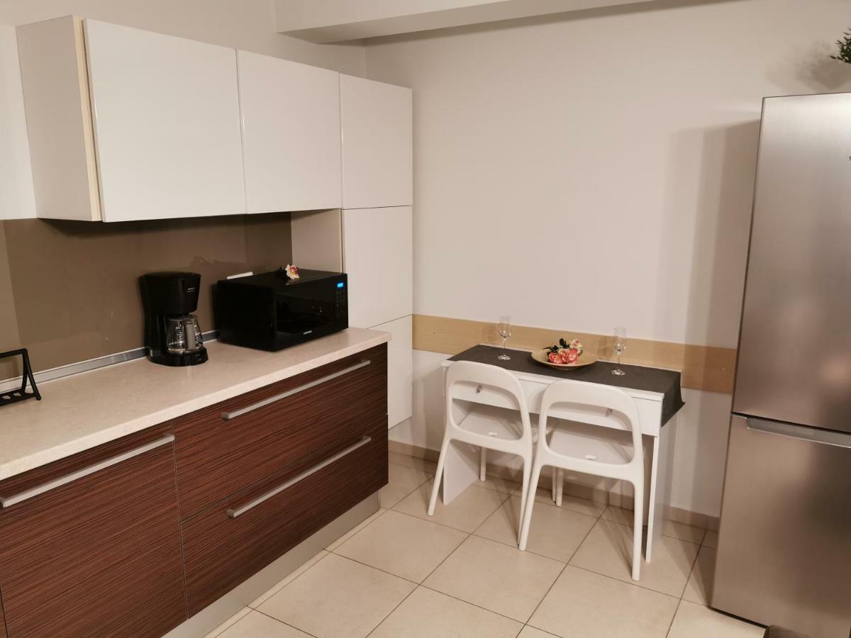 Pall'S Minimal Apartment Néa Péramos Zewnętrze zdjęcie