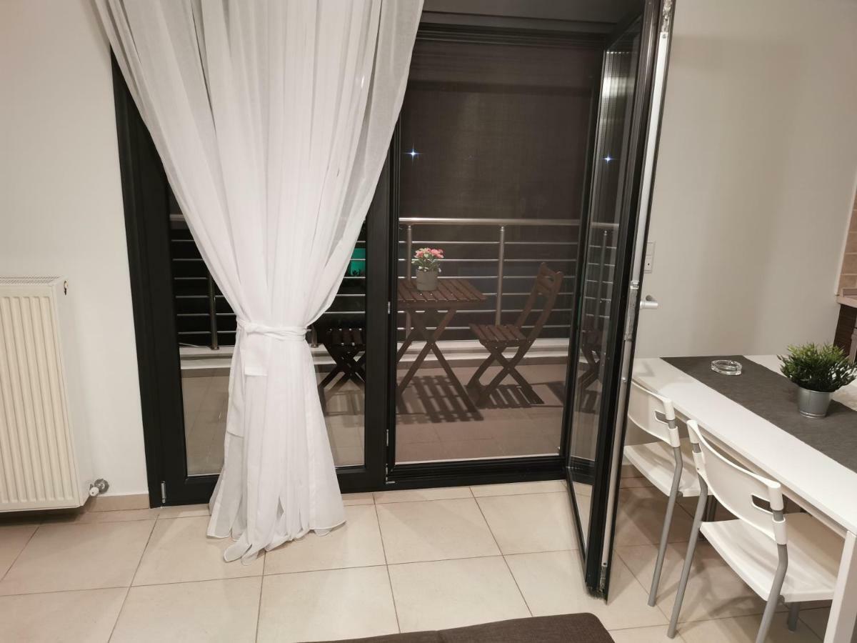 Pall'S Minimal Apartment Néa Péramos Zewnętrze zdjęcie