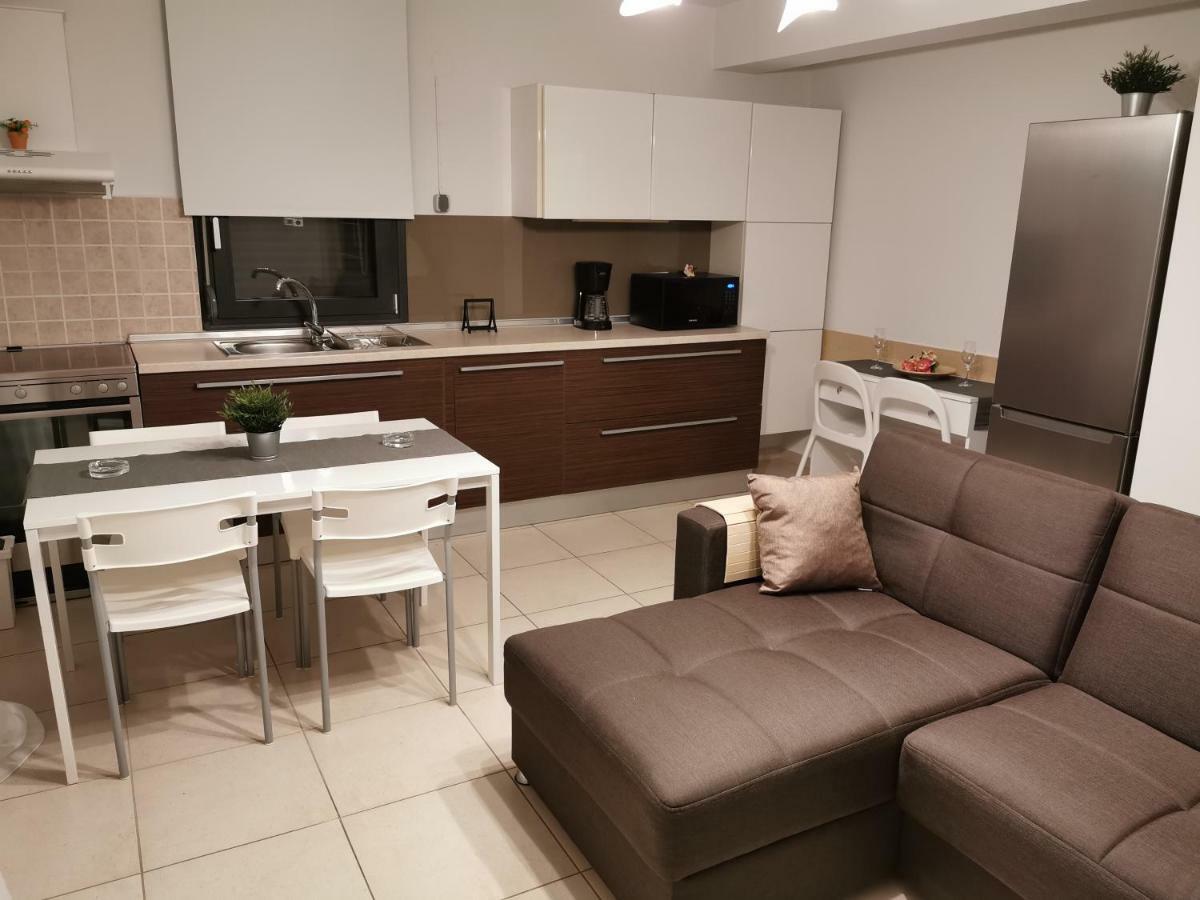 Pall'S Minimal Apartment Néa Péramos Zewnętrze zdjęcie