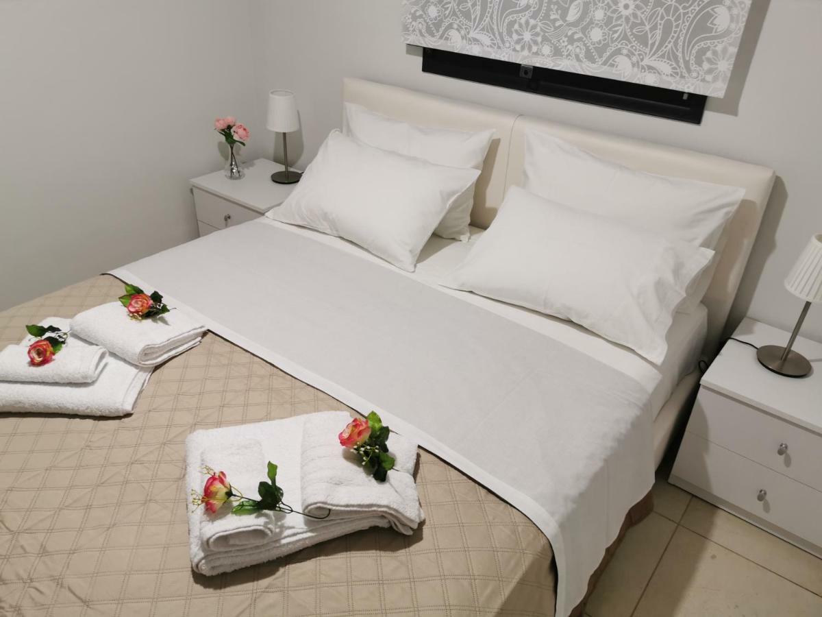 Pall'S Minimal Apartment Néa Péramos Zewnętrze zdjęcie