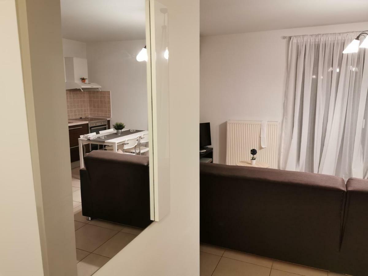 Pall'S Minimal Apartment Néa Péramos Zewnętrze zdjęcie